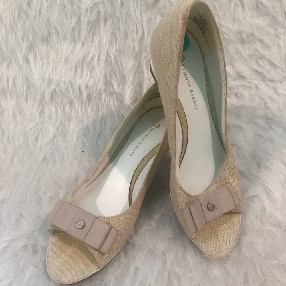 Small wedge creme Etienne Aigner shoes